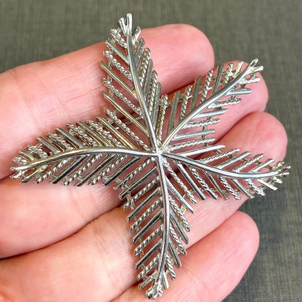 Vintage Lisner Brooch Silver Tone Starfish Textured Nautical Pin 2.25"